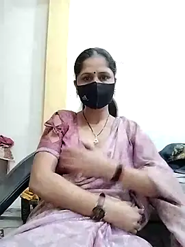 Snapshot of priyancyfun chatting on March 18, 10:58 pm priyancyfun online show from March 18, 10:58 pm