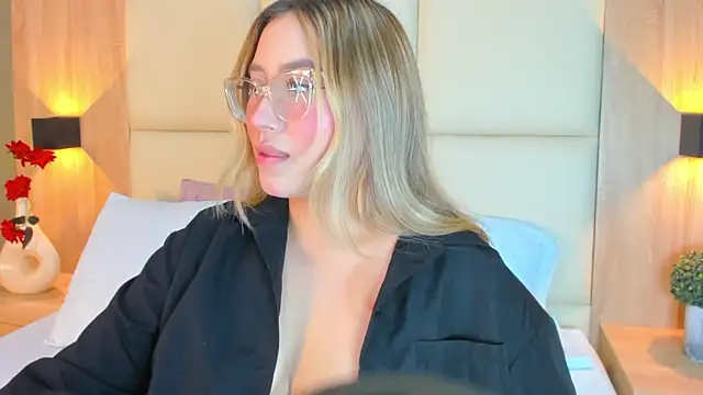 Snapshot of antonella_cutie_ chatting on April 29, 12:42 pm antonella cutie online show from April 29, 12:42 pm