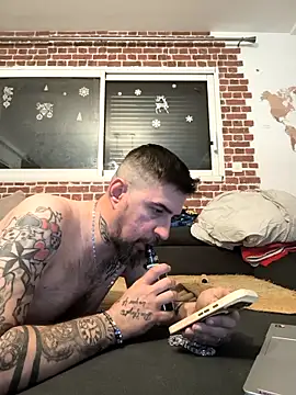 thefrenchkiss25 online show from March 24, 7:19 pm