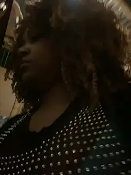 Snapshot of Aliana_Ross chatting on February 13, 12:21 pm Aliana Ross online show from February 13, 12:21 pm