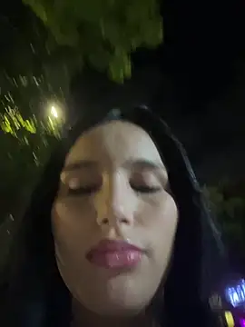 Snapshot of the_queen_of_street chatting on April 20, 3:53 am the queen of street online show from April 20, 3:53 am