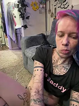 trashbrat online show from March 19, 7:34 am