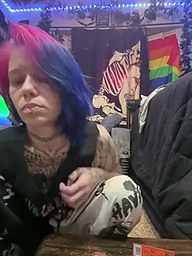 trashbrat online show from March 31, 1:07 am