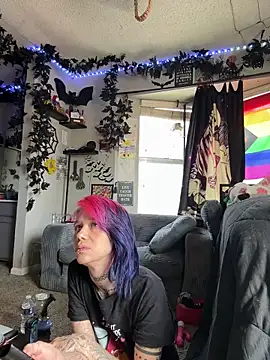 Snapshot of trashbrat chatting on May 24, 9:31 pm trashbrat online show from May 24, 9:31 pm