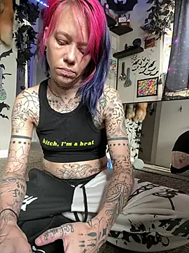 Snapshot of trashbrat chatting on May 31, 7:48 pm trashbrat online show from May 31, 7:48 pm