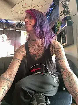 Snapshot of trashbrat chatting on July 16, 2:01 pm trashbrat online show from July 16, 2:01 pm
