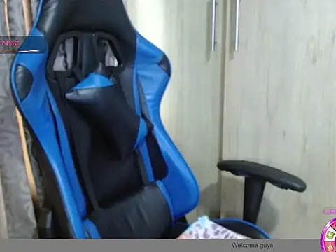 Danielagomez33 online show from April 13, 12:54 pm