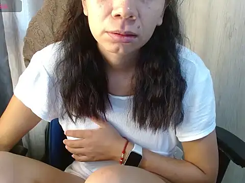 Snapshot of Danielagomez33 chatting on July 16, 12:22 pm Danielagomez33 online show from July 16, 12:22 pm