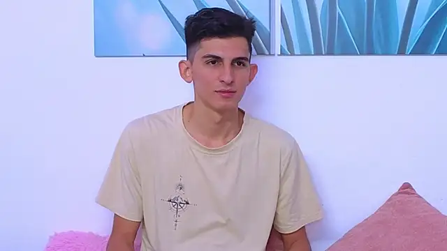 Ana and Leo online show from December 5, 2:14 pm