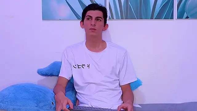 Ana and Leo online show from February 22, 3:43 pm