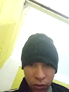 Snapshot of Javierjvl chatting on January 18, 5:31 am Javierjvl online show from January 18, 5:31 am