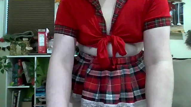 Snapshot of AverageRose chatting on May 1, 9:08 pm AverageRose online show from May 1, 9:08 pm