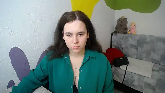 Snapshot of mini_girly chatting on October 31, 1:45 pm mini girly online show from October 31, 1:45 pm