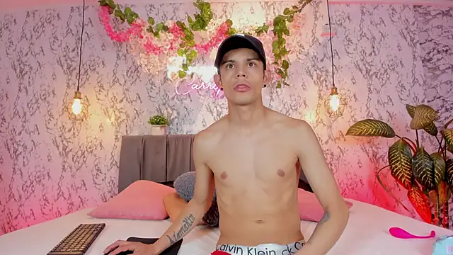 Snapshot of Bonny_and_carrot chatting on February 19, 7:10 pm Bonny and carrot online show from February 19, 7:10 pm