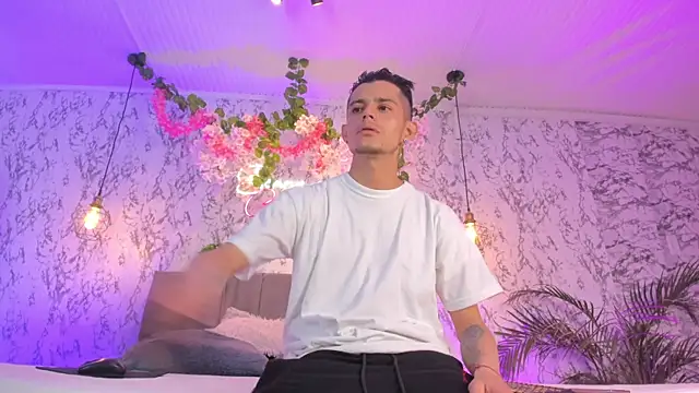 Bonny and carrot online show from March 31, 7:14 pm