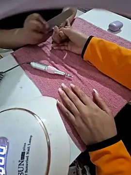 Snapshot of nonalona199999 chatting on February 23, 5:07 pm nonalona199999 online show from February 23, 5:07 pm