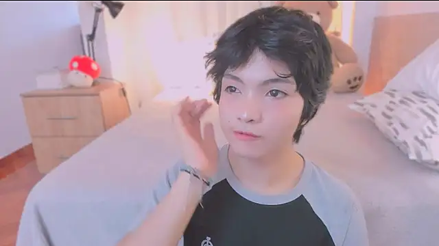 AllanYong18 online show from February 28, 1:45 pm