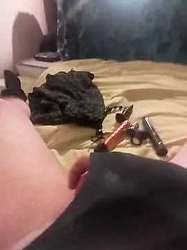 Snapshot of ludov17 chatting on March 4, 2:17 am ludov17 online show from March 4, 2:17 am