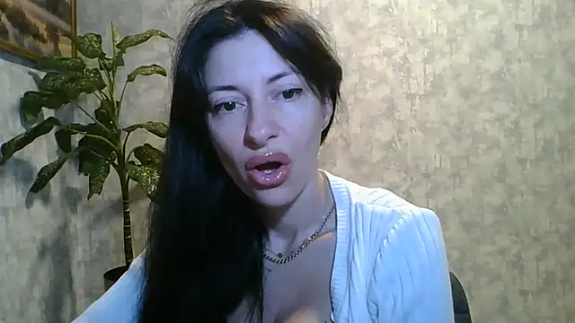Snapshot of LissaBlossom chatting on June 7, 3:10 am LissaBlossom online show from June 7, 3:10 am