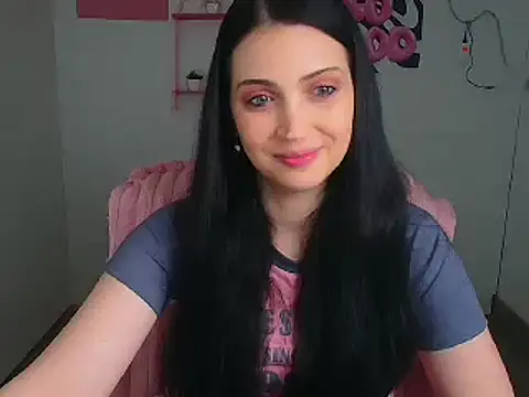 Snapshot of Amalia_amor chatting on April 21, 11:38 am Amalia amor online show from April 21, 11:38 am