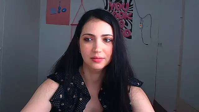 Snapshot of Amalia_amor chatting on June 23, 5:38 am Amalia amor online show from June 23, 5:38 am