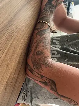 Snapshot of xtrppyx chatting on October 27, 9:02 am xtrppyx online show from October 27, 9:02 am