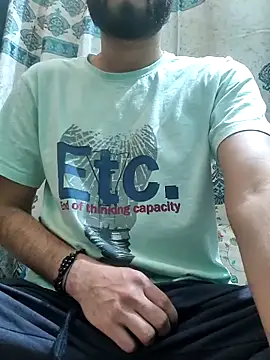 TOPMOON001 online show from February 27, 7:04 pm