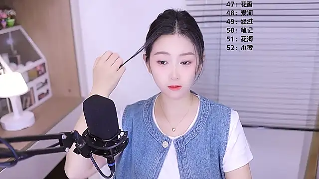 Muzi-sing online show from April 8, 10:15 am