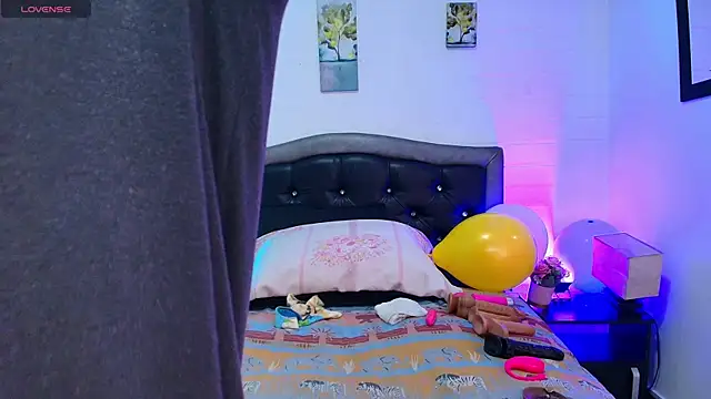 VickyBoobss online show from April 5, 12:35 pm