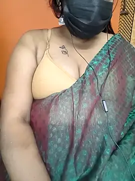 Snapshot of Lolitatamil chatting on February 7, 5:49 pm Lolitatamil online show from February 7, 5:49 pm