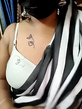 Snapshot of Lolitatamil chatting on February 24, 6:06 pm Lolitatamil online show from February 24, 6:06 pm