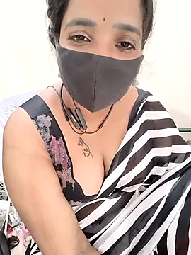 Snapshot of Lolitatamil chatting on May 9, 10:42 am Lolitatamil online show from May 9, 10:42 am