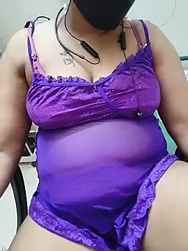 Snapshot of Lolitatamil chatting on May 13, 5:10 pm Lolitatamil online show from May 13, 5:10 pm