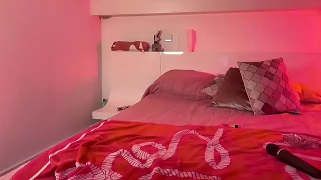 charlyroseblossom online show from April 13, 3:50 pm