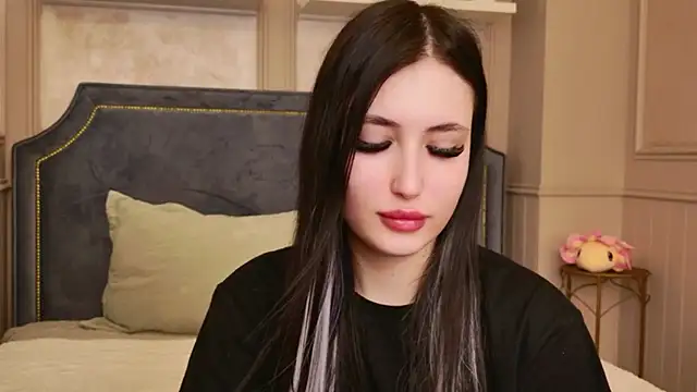 EmmaLawrens online show from April 2, 10:46 am