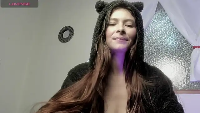 Snapshot of Aleska_Miami chatting on February 10, 4:58 pm Aleska Miami online show from February 10, 4:58 pm