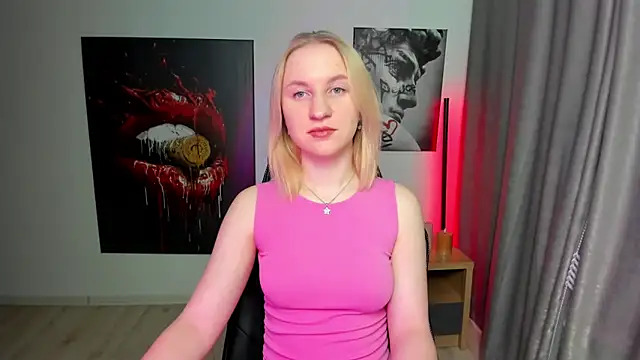 Snapshot of BeautyBlondy chatting on February 6, 8:23 pm BeautyBlondy online show from February 6, 8:23 pm