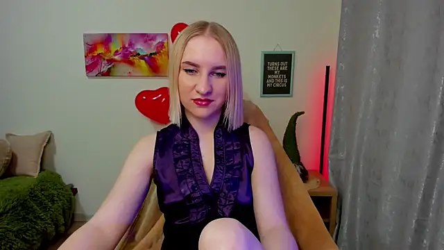 Snapshot of BeautyBlondy chatting on February 26, 4:35 pm BeautyBlondy online show from February 26, 4:35 pm