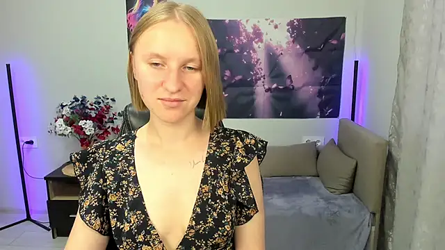 Snapshot of BeautyBlondy chatting on September 14, 12:26 pm BeautyBlondy online show from September 14, 12:26 pm