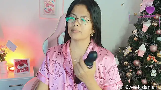 sweet dania  online show from December 20, 9:11 pm