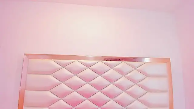 Snapshot of MiaQueen021 chatting on March 19, 12:34 pm MiaQueen021 online show from March 19, 12:34 pm