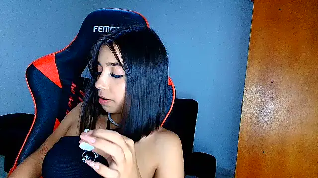 Rousse violett online show from February 24, 1:14 am