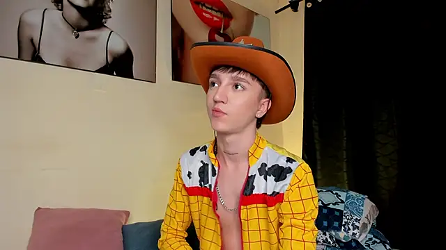 Snapshot of jeremy_salvatore chatting on January 15, 6:01 am jeremy salvatore online show from January 15, 6:01 am