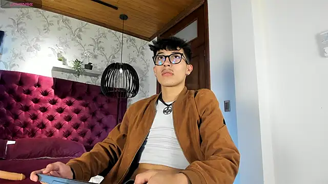 Snapshot of tim__fox chatting on October 22, 7:35 pm tim fox online show from October 22, 7:35 pm