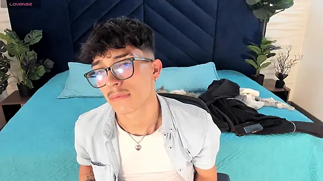 Snapshot of tim__fox chatting on November 15, 12:02 pm tim fox online show from November 15, 12:02 pm