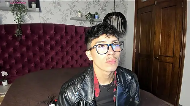 Snapshot of tim__fox chatting on February 28, 11:33 am tim fox online show from February 28, 11:33 am