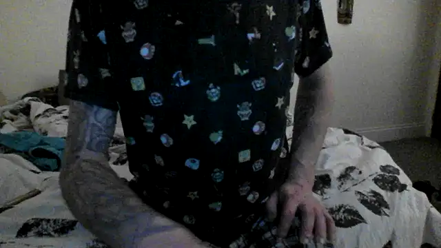 allnaked00 online show from February 18, 1:01 am