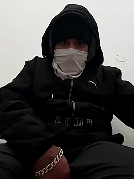 Snapshot of 13lusty chatting on January 9, 10:20 am 13lusty online show from January 9, 10:20 am