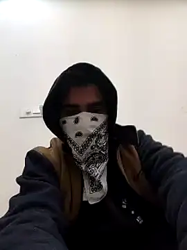 Snapshot of 13lusty chatting on January 10, 8:40 am 13lusty online show from January 10, 8:40 am