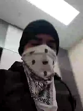 Snapshot of 13lusty chatting on January 14, 9:13 am 13lusty online show from January 14, 9:13 am